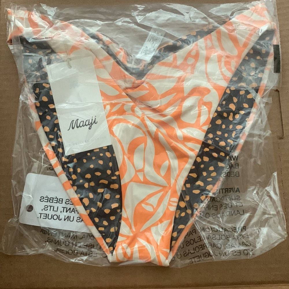 Nwt Maaji Tanzania Reversible Classic Signature Cut Bikini Bottom. Small — image 6 of 8